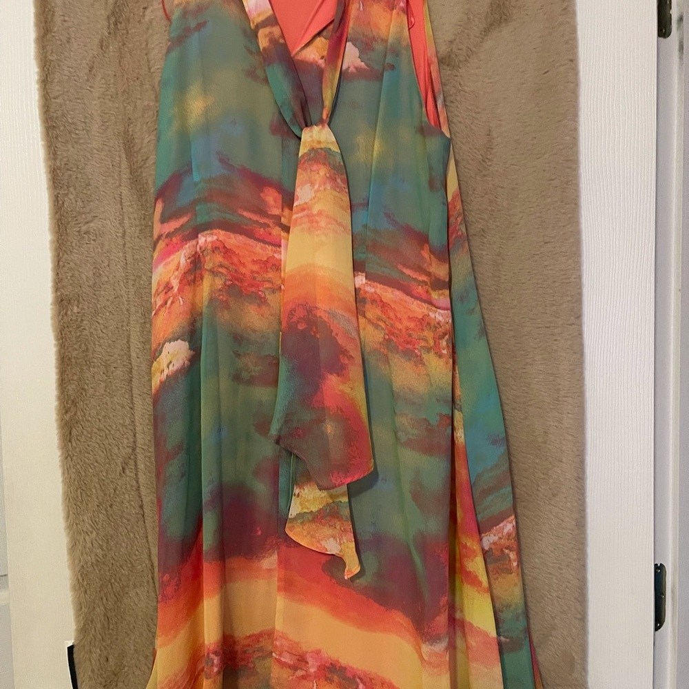 Dresses - Picture 9 of 16